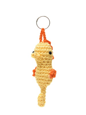 Cavalo marinho em amigurumi