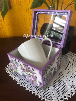 Caixa com caneca