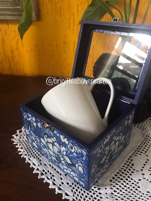 Caixa com caneca