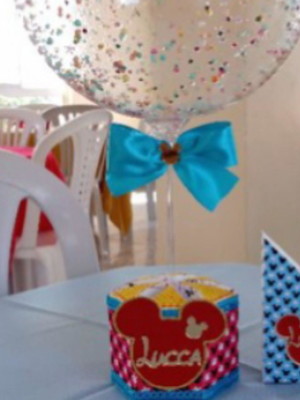 Centro de mesa com balão bubble