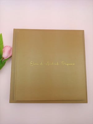 Livro do bebê e caixa personalizada