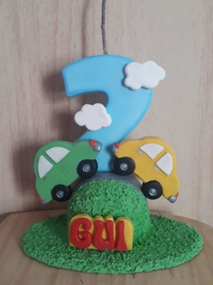 Vela personalizada em biscuit tema carros