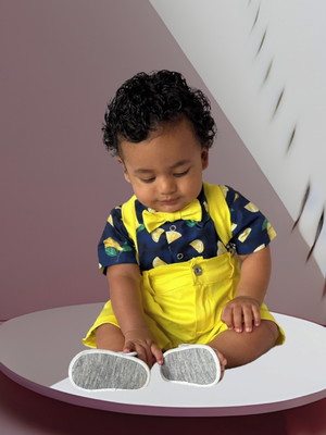 Conjunto com suspensório para bebê