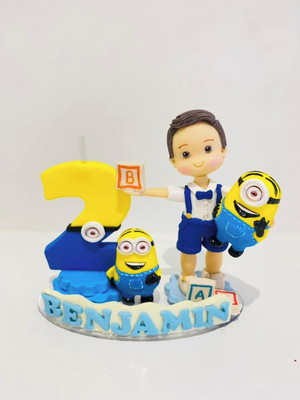 Topo de bolo com vela minions