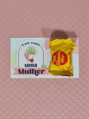 Card com bombom dia da mulher