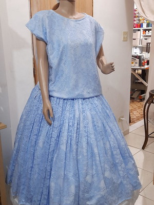 Conjunto de saia e bata para orixa de renda forrada
