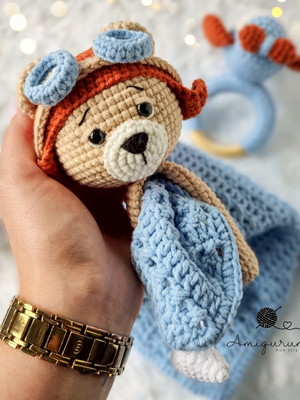 Kit naninha + chocalho amigurumi urso aviador