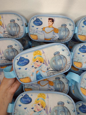 Estojo necessaire lembrancinha aniversário cinderela