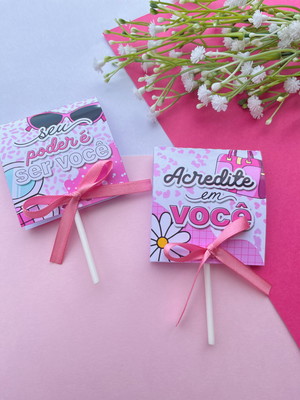 Pirulito com capa personalizada dia da mulher / 8 de março