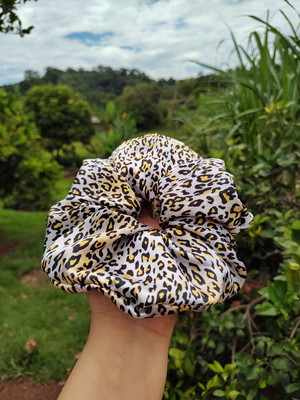 Scrunchie gigante de oncinha