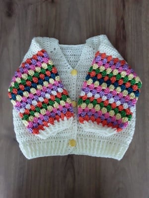 Cardigan infantil de crochê