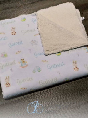 Cobertor de bebê personalizado de ovelinha.