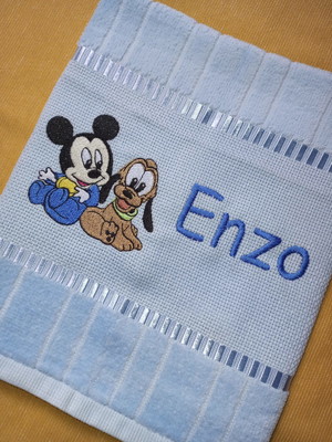Toalha escolar bordada - mickey plutos baby