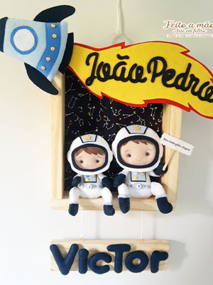 Porta maternidade pinus astronauta