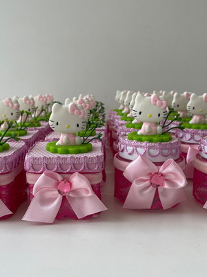 20 mimos em biscuit hello kitty