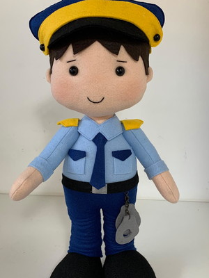 Boneco policial feltro artesanal
