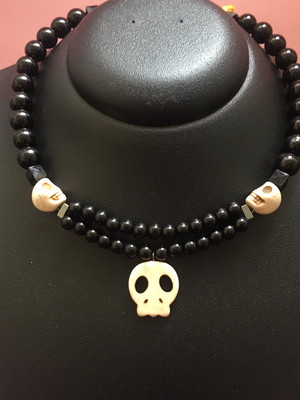Choker ônix com caveiras