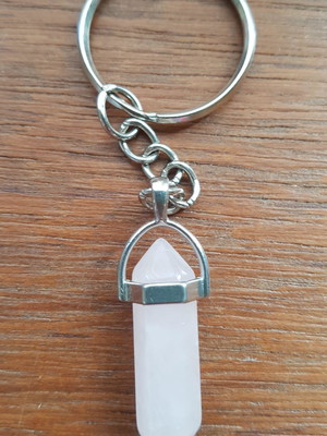 Chaveiro de quartzo rosa