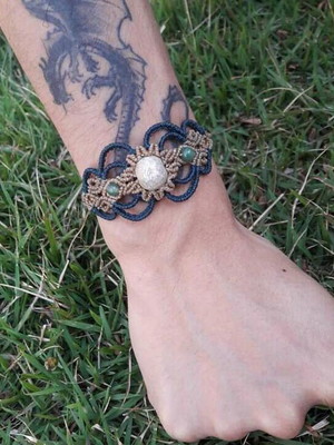 Pulseira em macramê