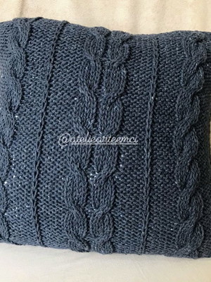 Almofada trançada quadrada tricô azul jeans