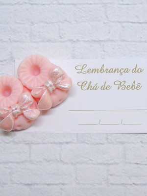 Lembrancinha chá de bebê menina com ímã