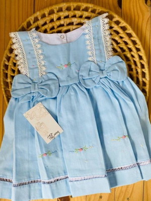 Vestido lindo bordado