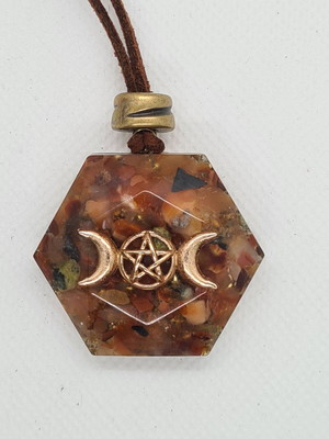 Orgonite colar triluna lua triplíce.