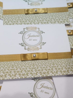 Convite dourado aniversário