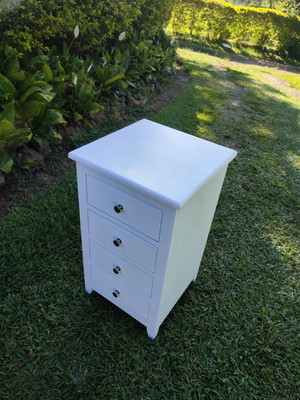 Mesa de cabeceira painho 4 c/4 gavetas em madeira maciça