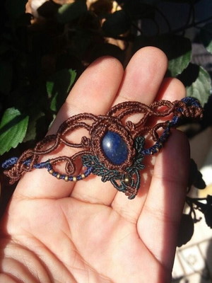 Headband em macramê floresta com quartzo azul