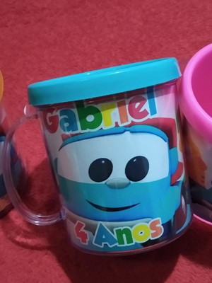 Canecas léo e o caminhão