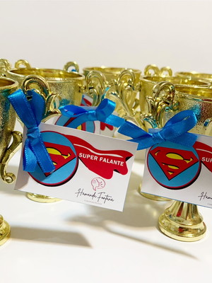 Mini troféu com tag personalizada