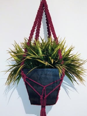 Suporte decorativo em macramé para pendurar,vasos,velas,etc.