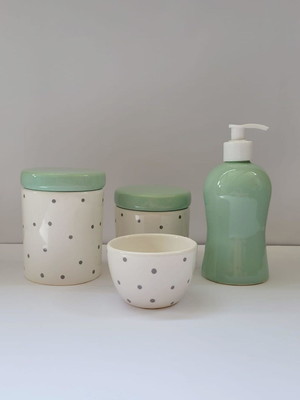 Kit higiene bebê porcelana poá bebê 04 peças.