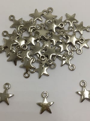 Pingente estrela prata de metal 1,5cm x 1,1cm 15 unidades