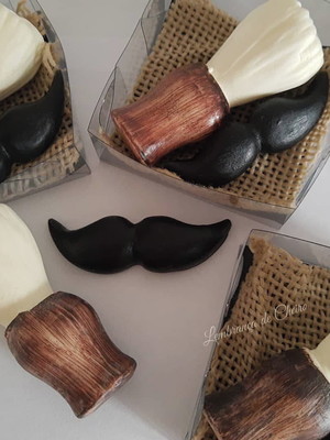 Sabonete pincel de barbear com bigode