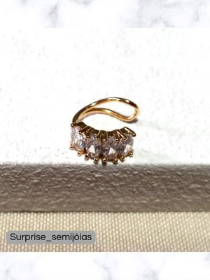 Piercing cravejado com zircônia - semijóia banhada a ouro