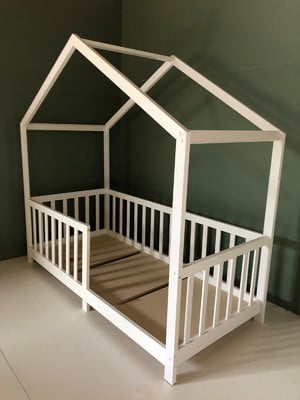 Cama montessoriana casinha solteiro
