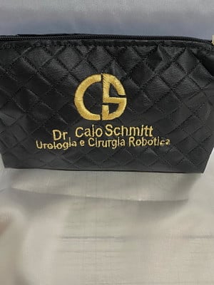 Necessaire bordada personalizada