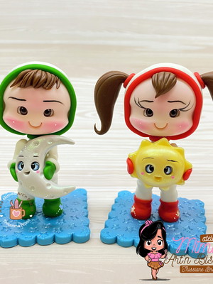Lembrancinha astronautas em biscuit