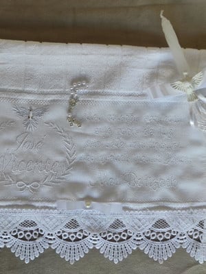 Toalha personalizada batismo com vela decorada