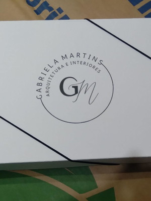 Caixa cartonada personalizada com logo/tema do cliente