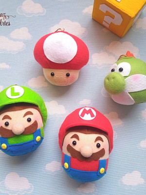 Kit com 4 pingentes - bolinhas super mario