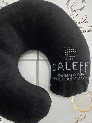 Travesseiro de pescoço personalizado com logomarca bordada
