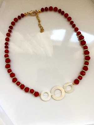 Colar de jade vermelha, madrepérola e cristal tcheco