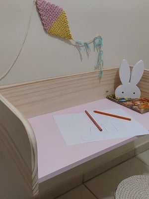 Escrivaninha infantil
