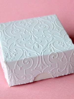 Caixa para 4 doces 8x8x4 cm pronta entrega