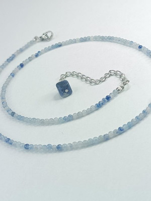 Colar choker quartzo/aventurina azul/ pedra natural boleada