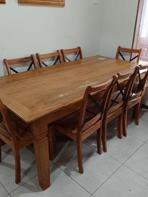 Jogo de mesa 2x1 com 8 cadeiras