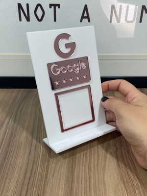 Placa qrcode avaliação google - acrílico branco e rosê